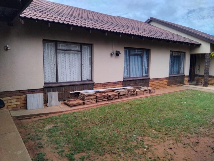 4 Bedroom Property for Sale in Stilfontein Ext 4 North West